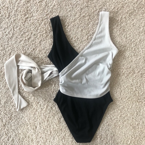 TOPSHOP Bodysuit - Picture 6 of 10